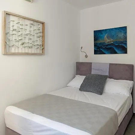 Provenzo Sorokos Apartament Pera Gyalos